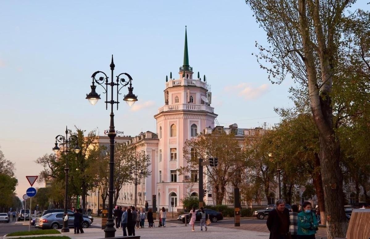 Nadezhda Apartments On The Nauryzbai Batyr 82 Almaty Ngoại thất bức ảnh