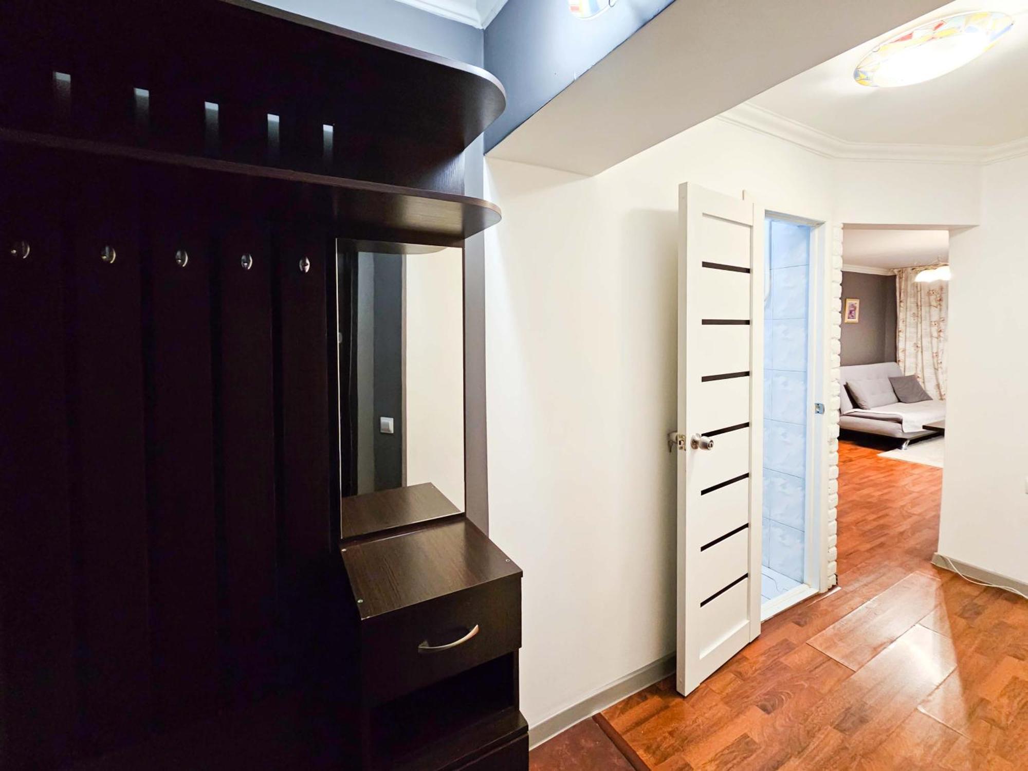 Nadezhda Apartments On The Nauryzbai Batyr 82 Almaty Ngoại thất bức ảnh
