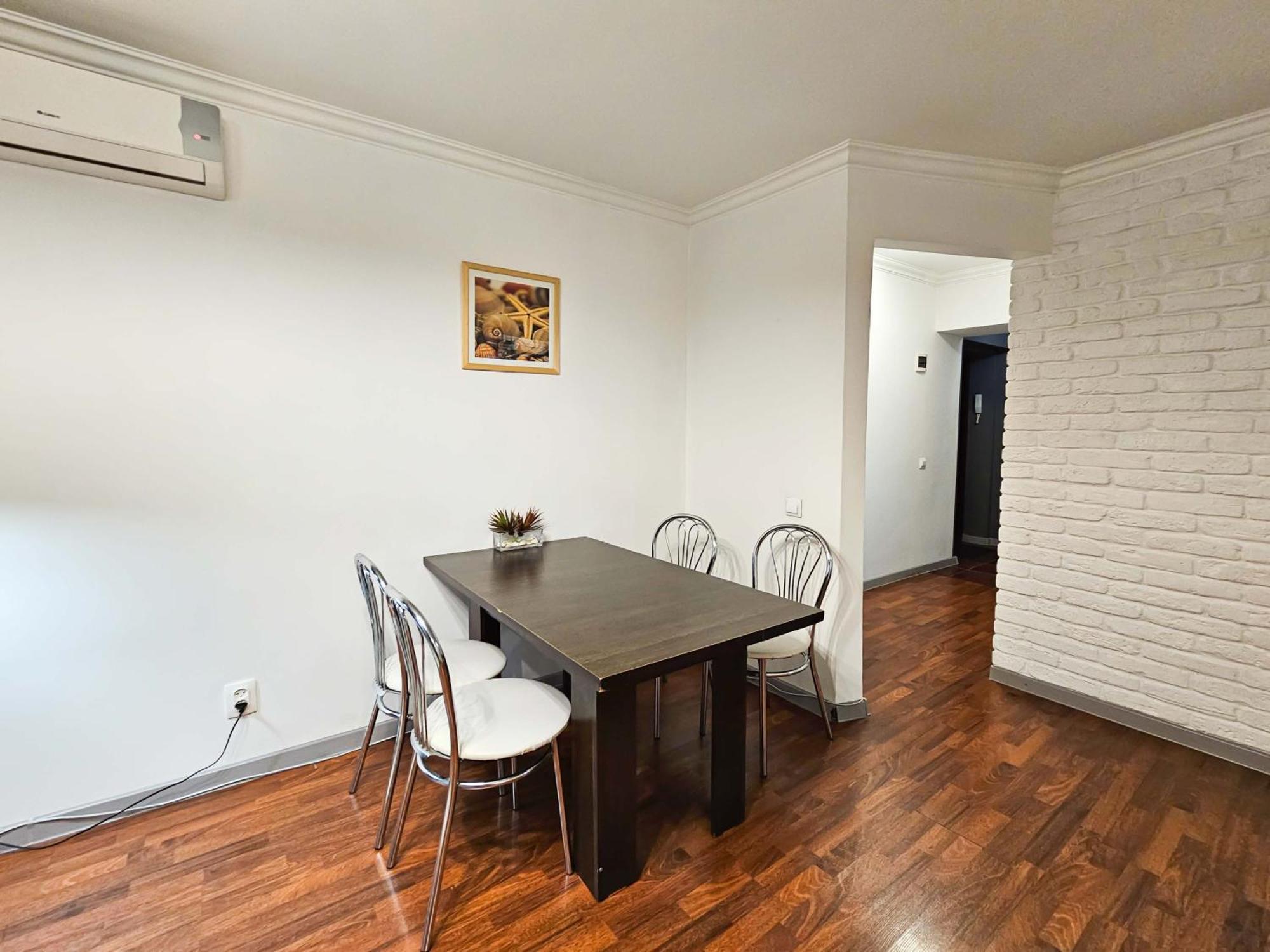 Nadezhda Apartments On The Nauryzbai Batyr 82 Almaty Ngoại thất bức ảnh